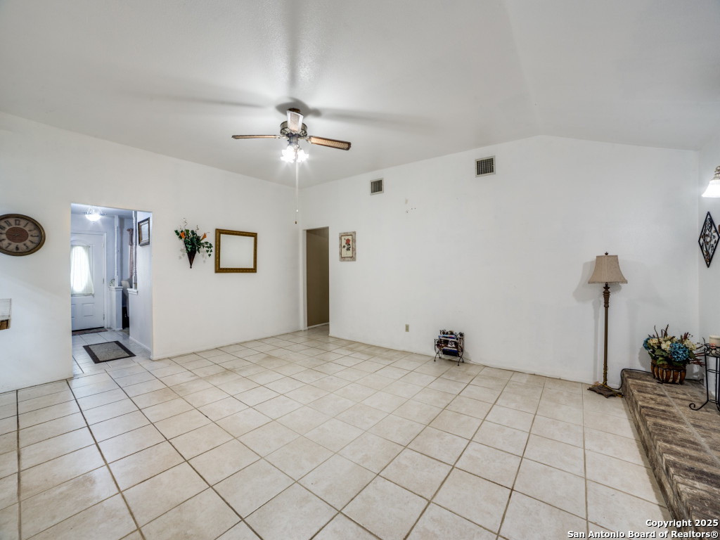 341 Oriente Pleasanton TX 78064