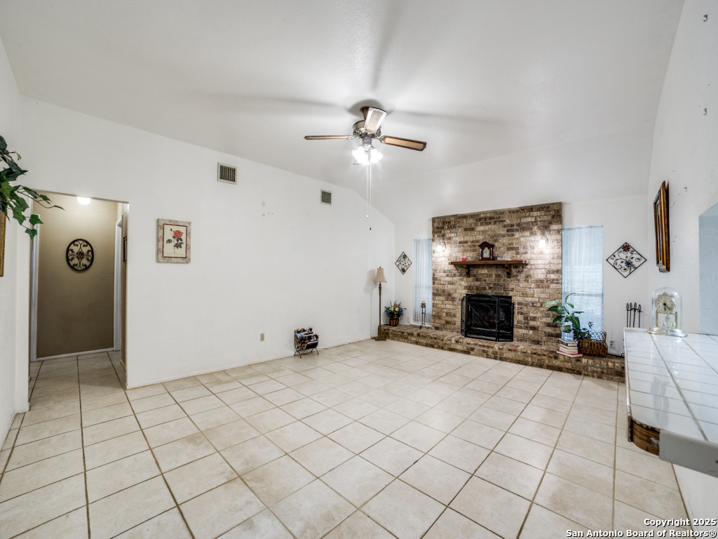 341 Oriente Pleasanton TX 78064