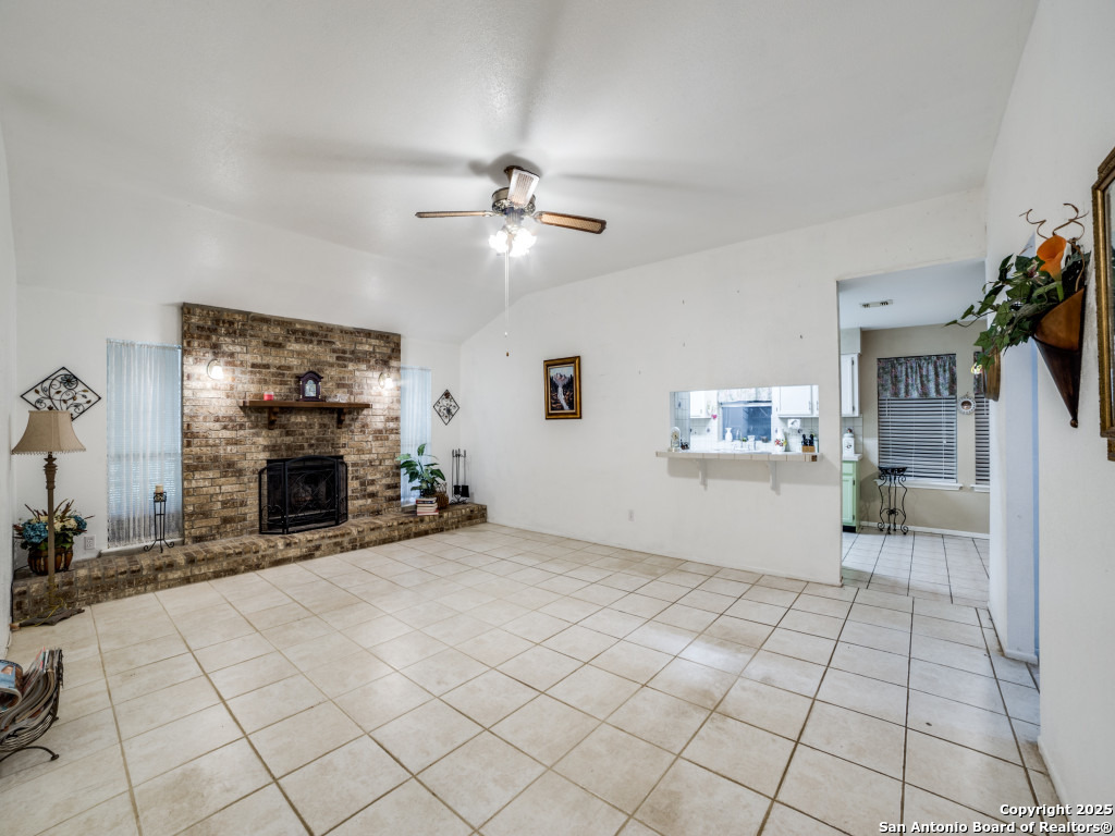 341 Oriente Pleasanton TX 78064