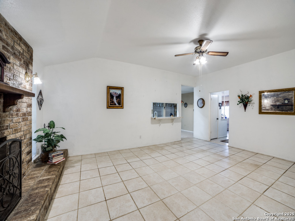 341 Oriente Pleasanton TX 78064
