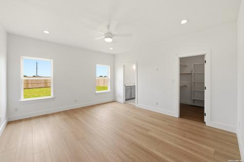 617 34th Street Hondo TX 78861