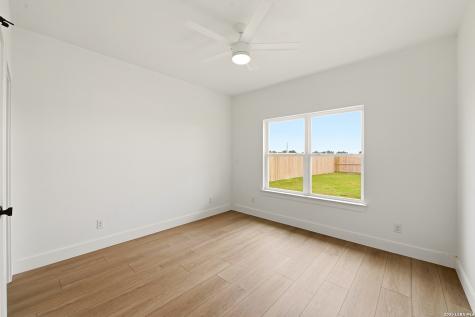 617 34th Street Hondo TX 78861
