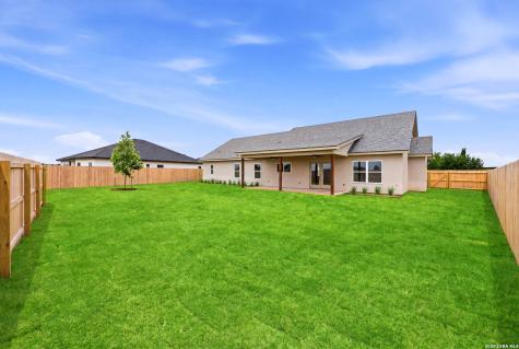 617 34th Street Hondo TX 78861