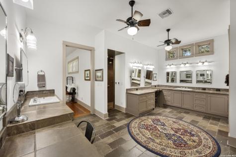 114 Turnberry San Antonio TX 78230