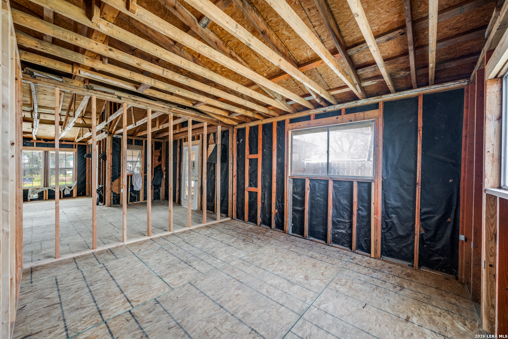 630 E Ireland Seguin TX 78155