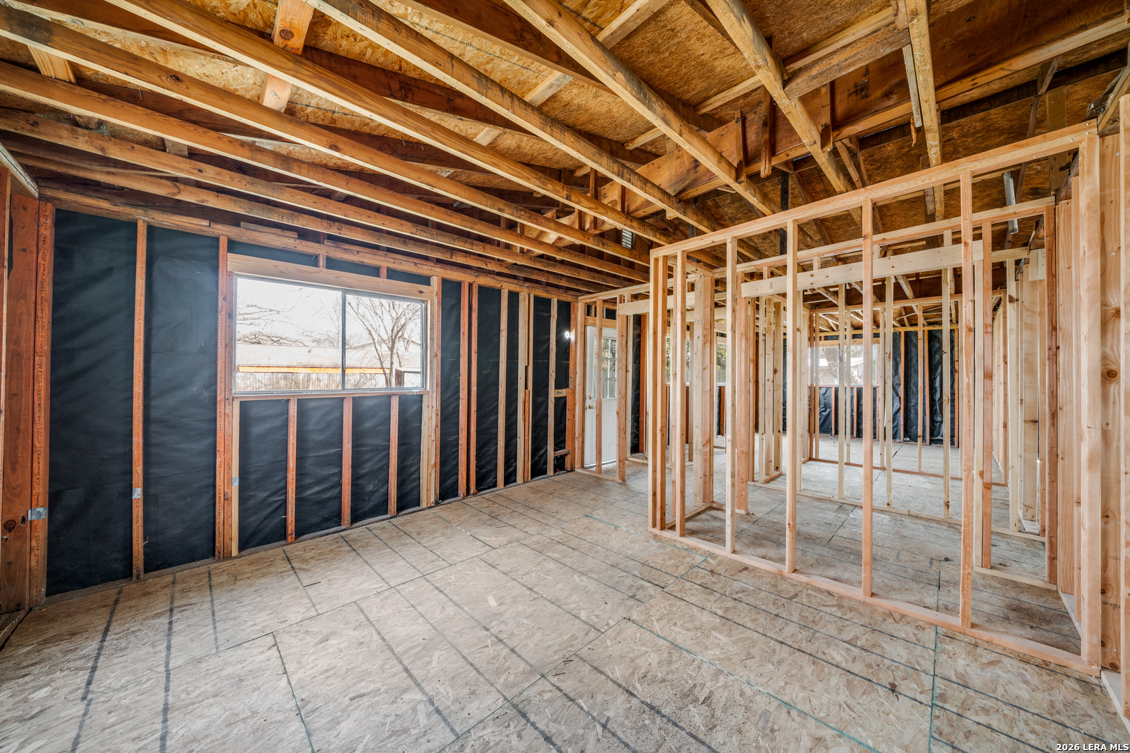 630 E Ireland Seguin TX 78155