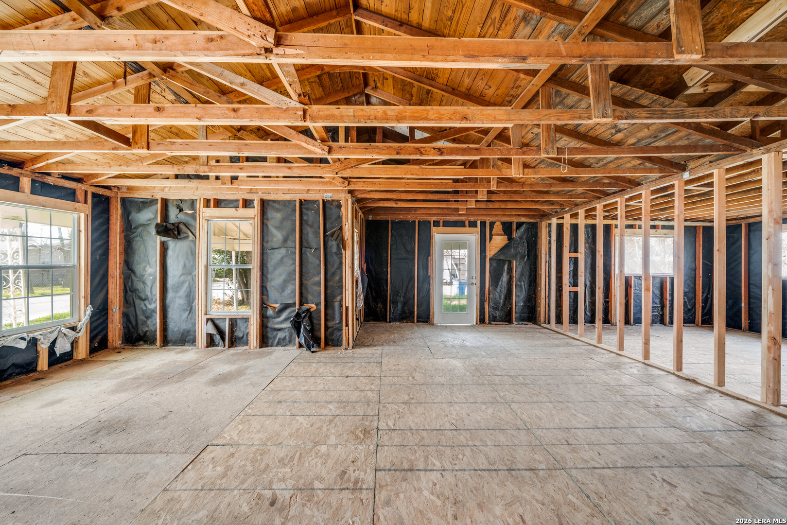 630 E Ireland Seguin TX 78155