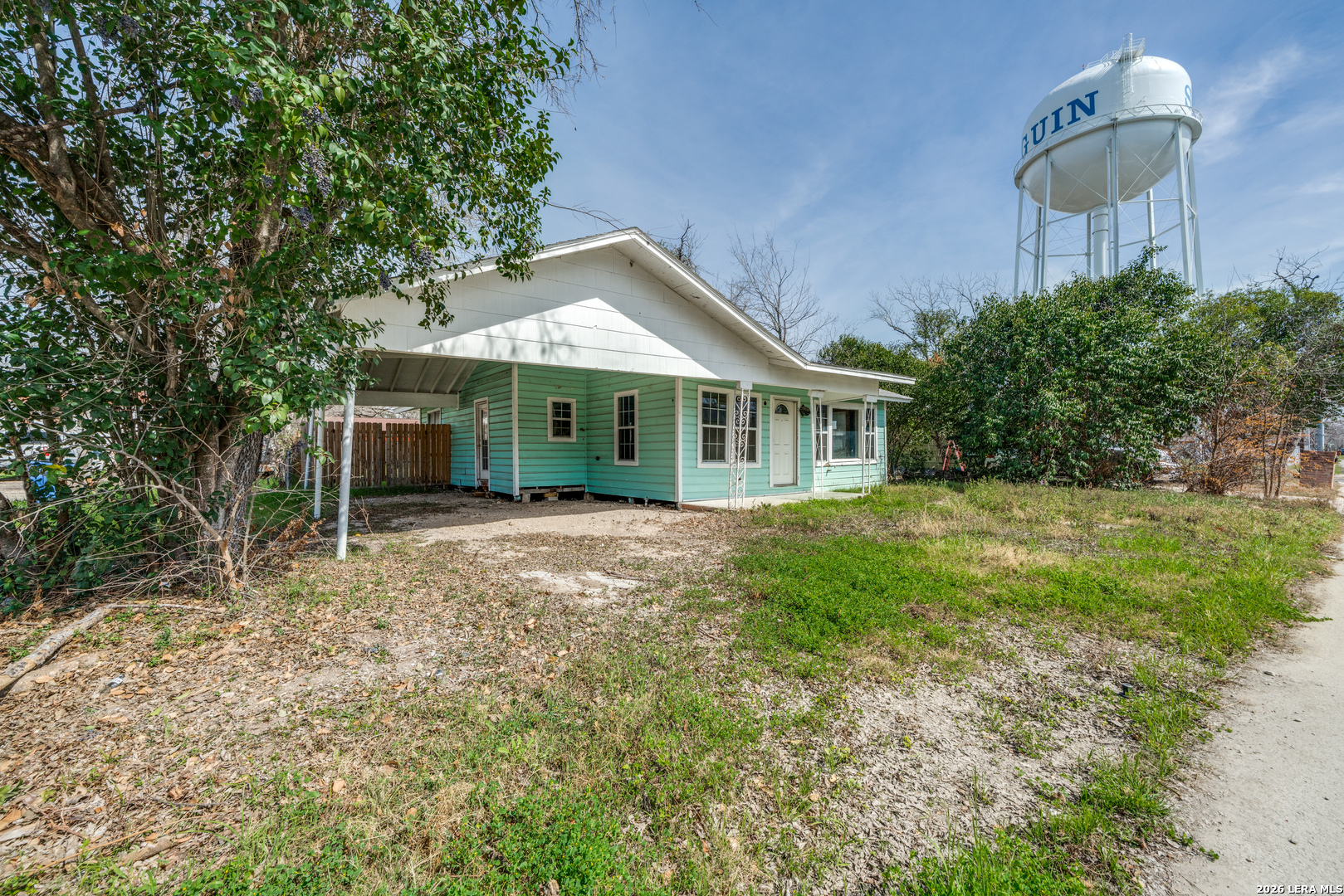 630 E Ireland Seguin TX 78155