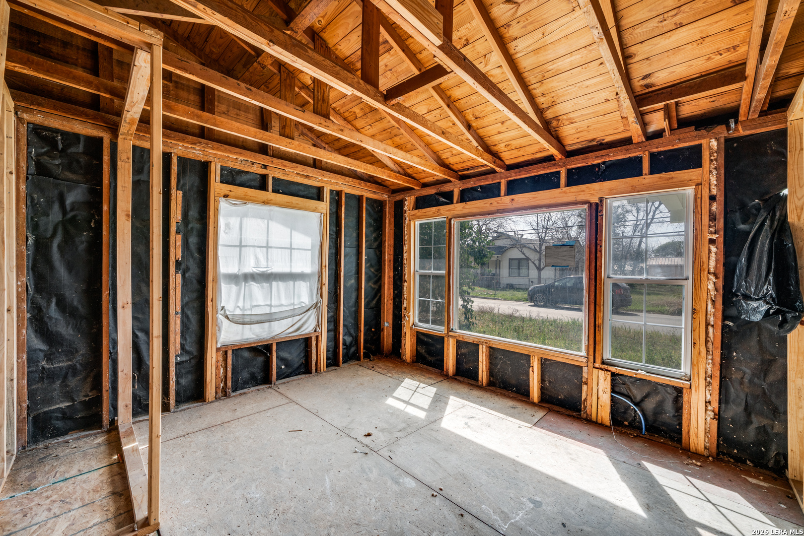 630 E Ireland Seguin TX 78155