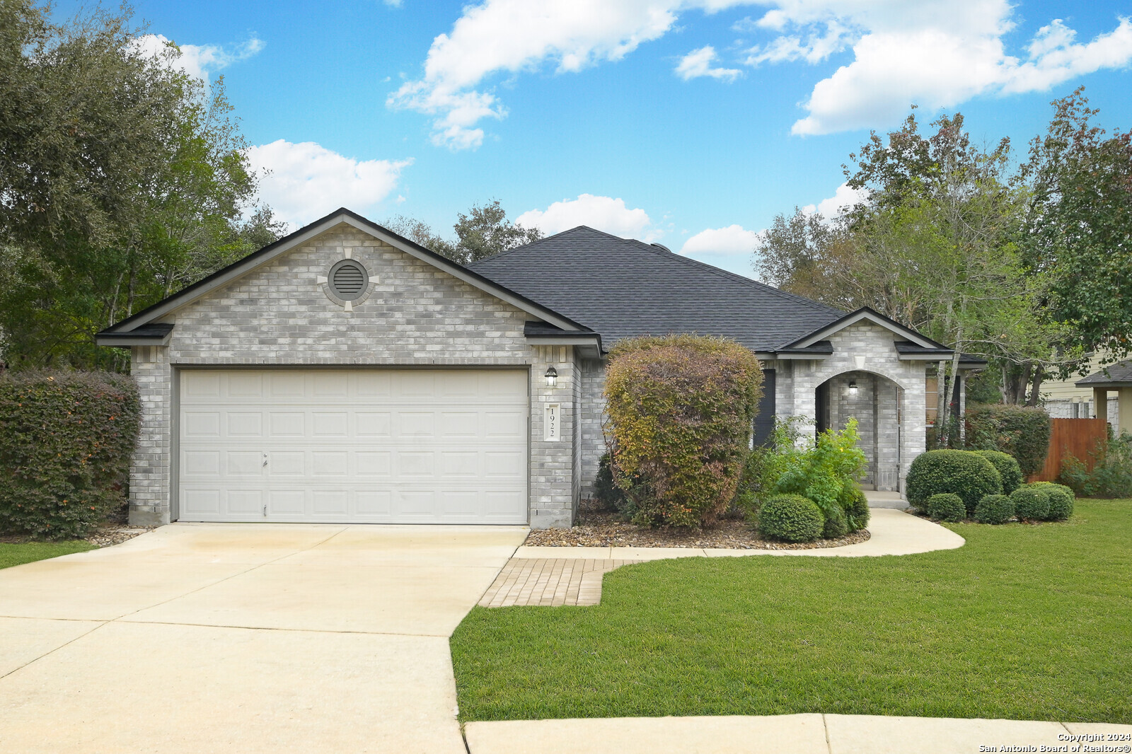 1922 Maroon Creek San Antonio TX 78260
