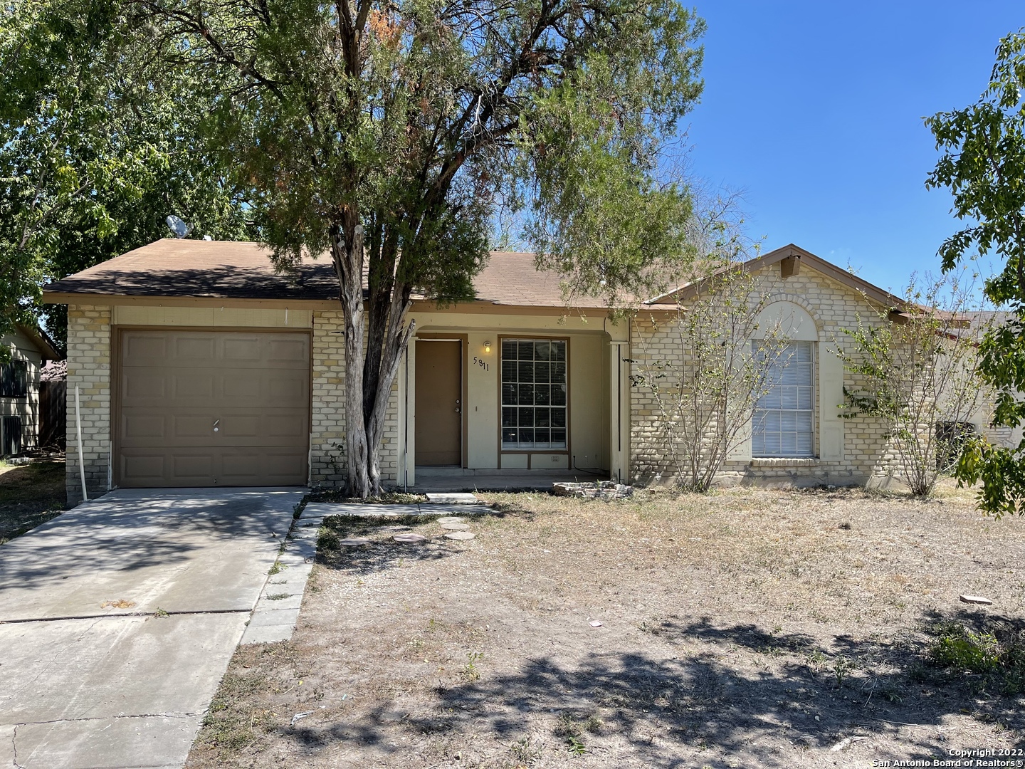 5811 Thornwood San Antonio TX 78218