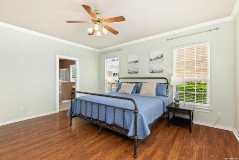 9106 Thomas York San Antonio TX 78251