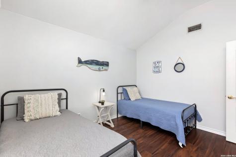 9106 Thomas York San Antonio TX 78251