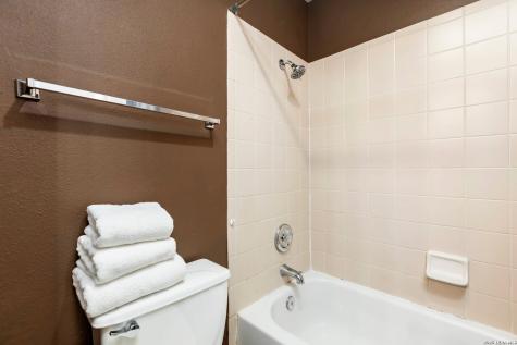 9106 Thomas York San Antonio TX 78251