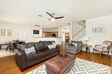 9106 Thomas York San Antonio TX 78251