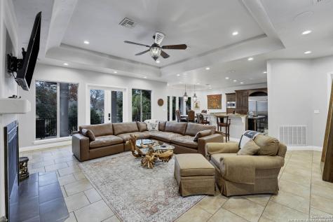 514 Woodlake Drive Mcqueeney TX 78123