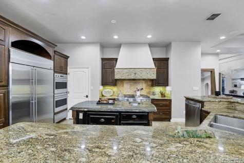 514 Woodlake Drive Mcqueeney TX 78123