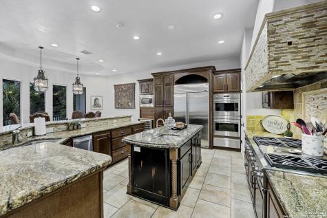 514 Woodlake Drive Mcqueeney TX 78123