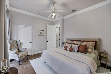 514 Woodlake Drive Mcqueeney TX 78123