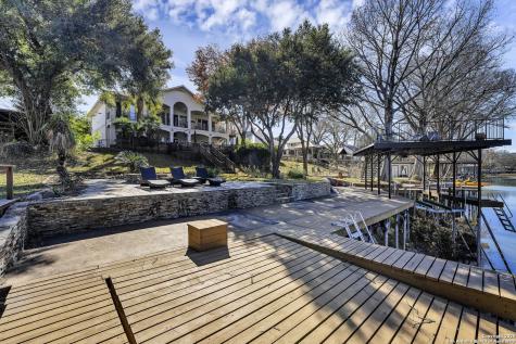 514 Woodlake Drive Mcqueeney TX 78123