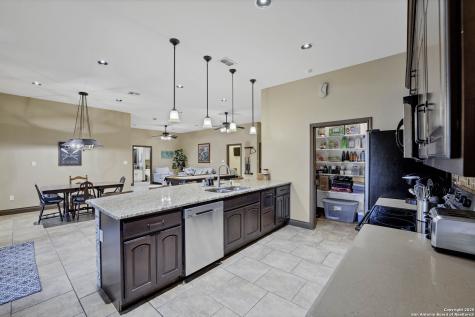 514 Woodlake Drive Mcqueeney TX 78123