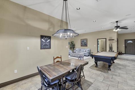 514 Woodlake Drive Mcqueeney TX 78123
