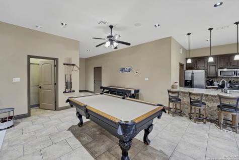 514 Woodlake Drive Mcqueeney TX 78123