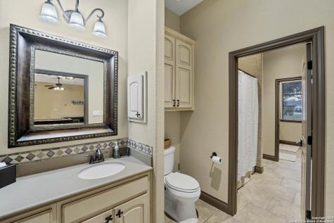514 Woodlake Drive Mcqueeney TX 78123