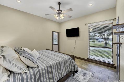 514 Woodlake Drive Mcqueeney TX 78123