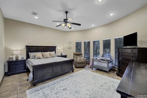 514 Woodlake Drive Mcqueeney TX 78123