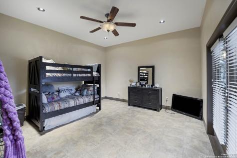 514 Woodlake Drive Mcqueeney TX 78123