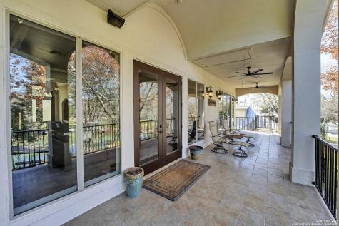514 Woodlake Drive Mcqueeney TX 78123