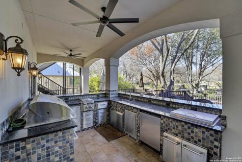 514 Woodlake Drive Mcqueeney TX 78123