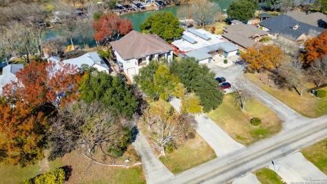514 Woodlake Drive Mcqueeney TX 78123