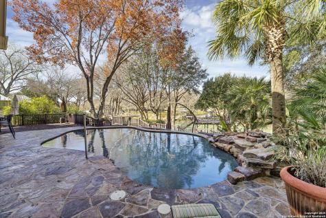 514 Woodlake Drive Mcqueeney TX 78123