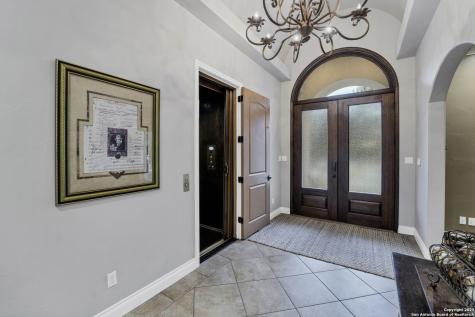 514 Woodlake Drive Mcqueeney TX 78123