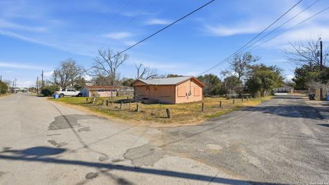 510 Volunteer Seguin TX 78155