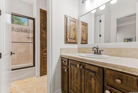 8339 Settlers Peak Boerne TX 78015