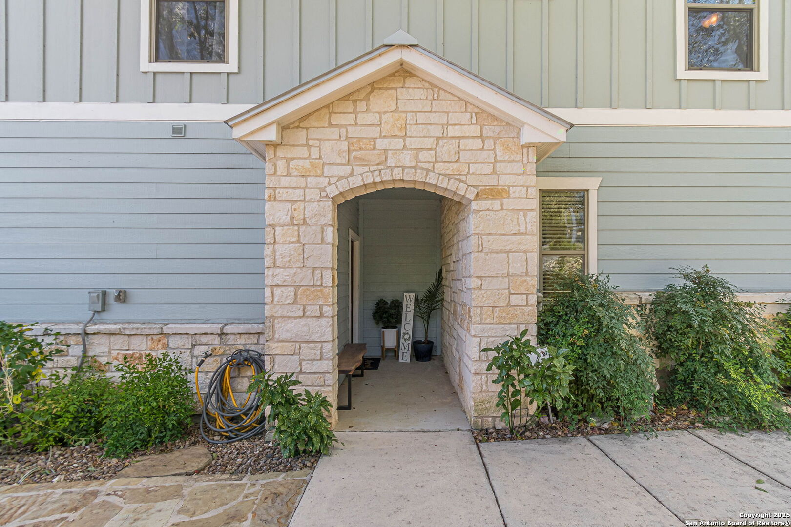 1950 Triple Peak Canyon Lake TX 78133