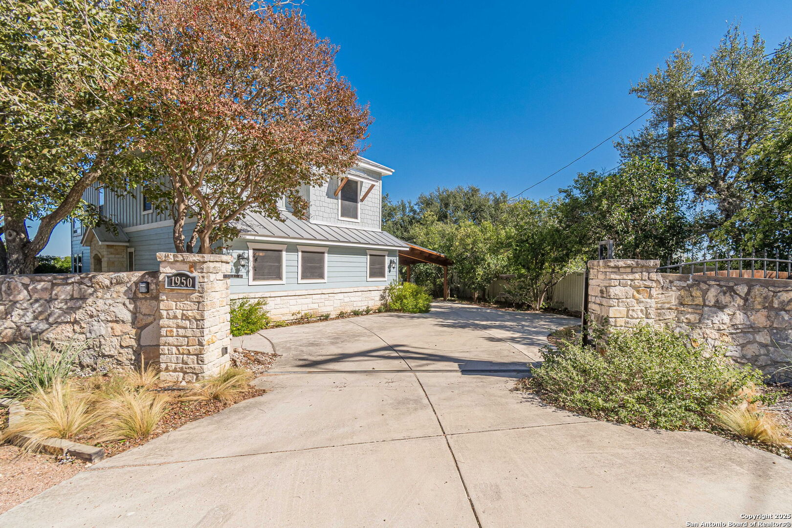 1950 Triple Peak Canyon Lake TX 78133