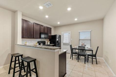 10934 Honorly Cove Converse TX 78109