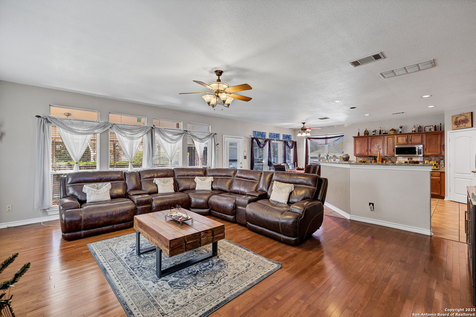 1611 Springhouse San Antonio TX 78251