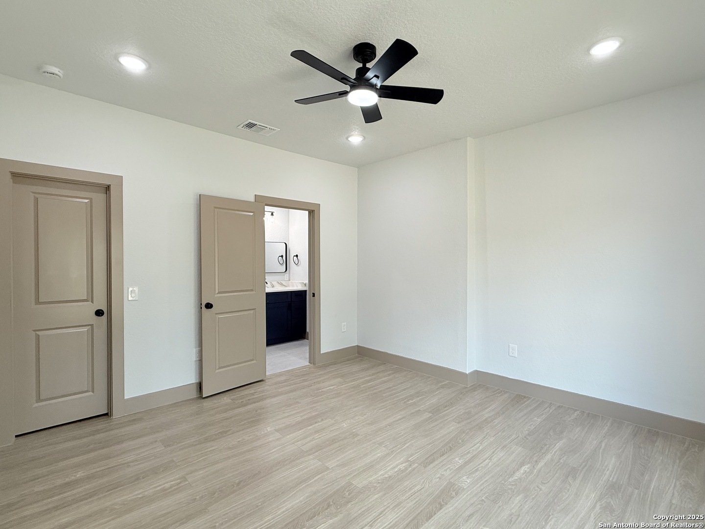 1048 Gibbs San Antonio TX 78202