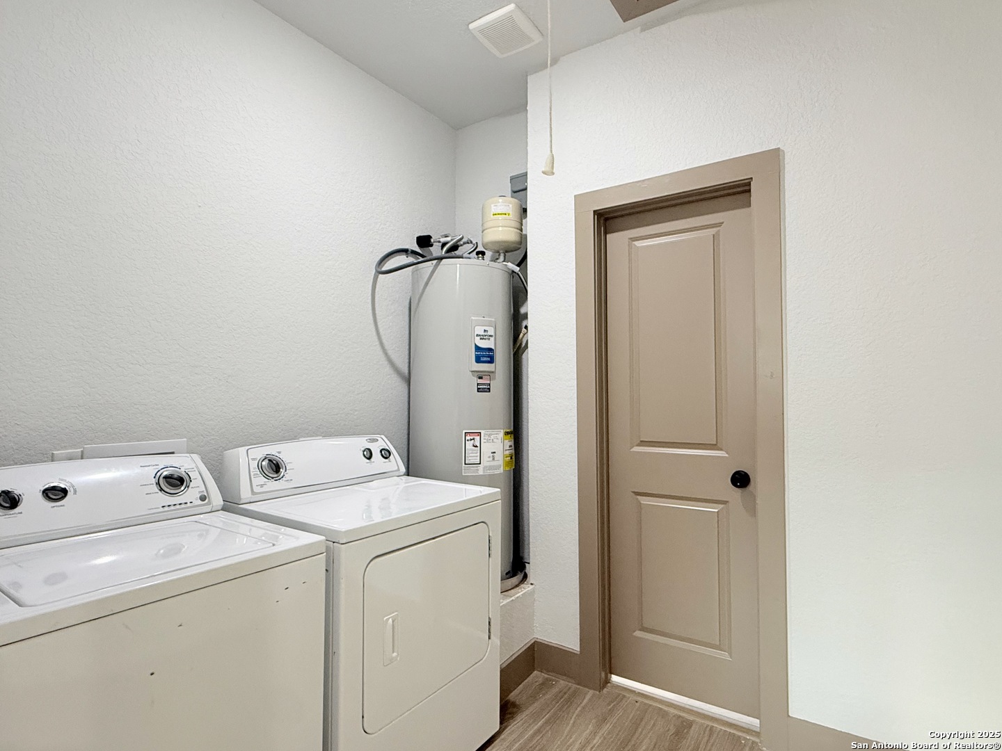 1048 Gibbs San Antonio TX 78202