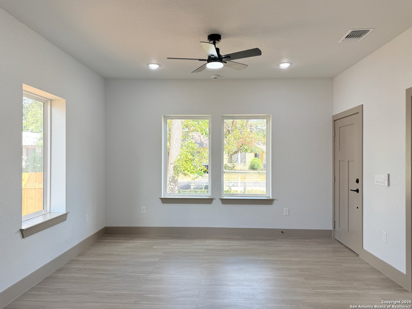 1048 Gibbs San Antonio TX 78202