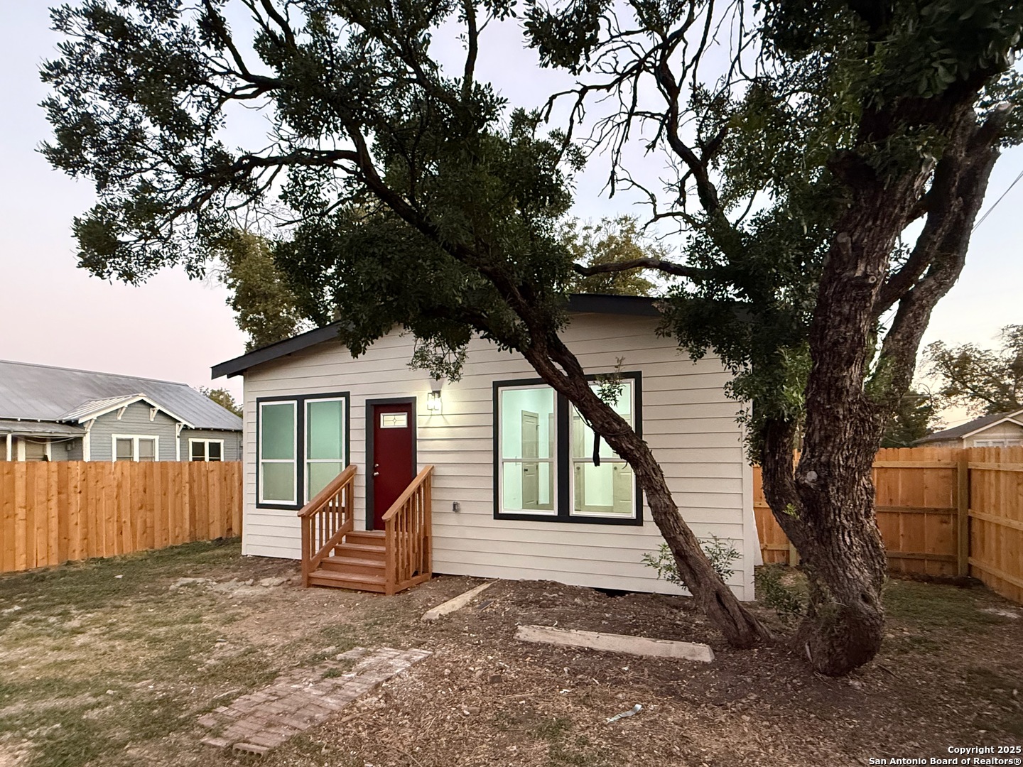 1048 Gibbs San Antonio TX 78202