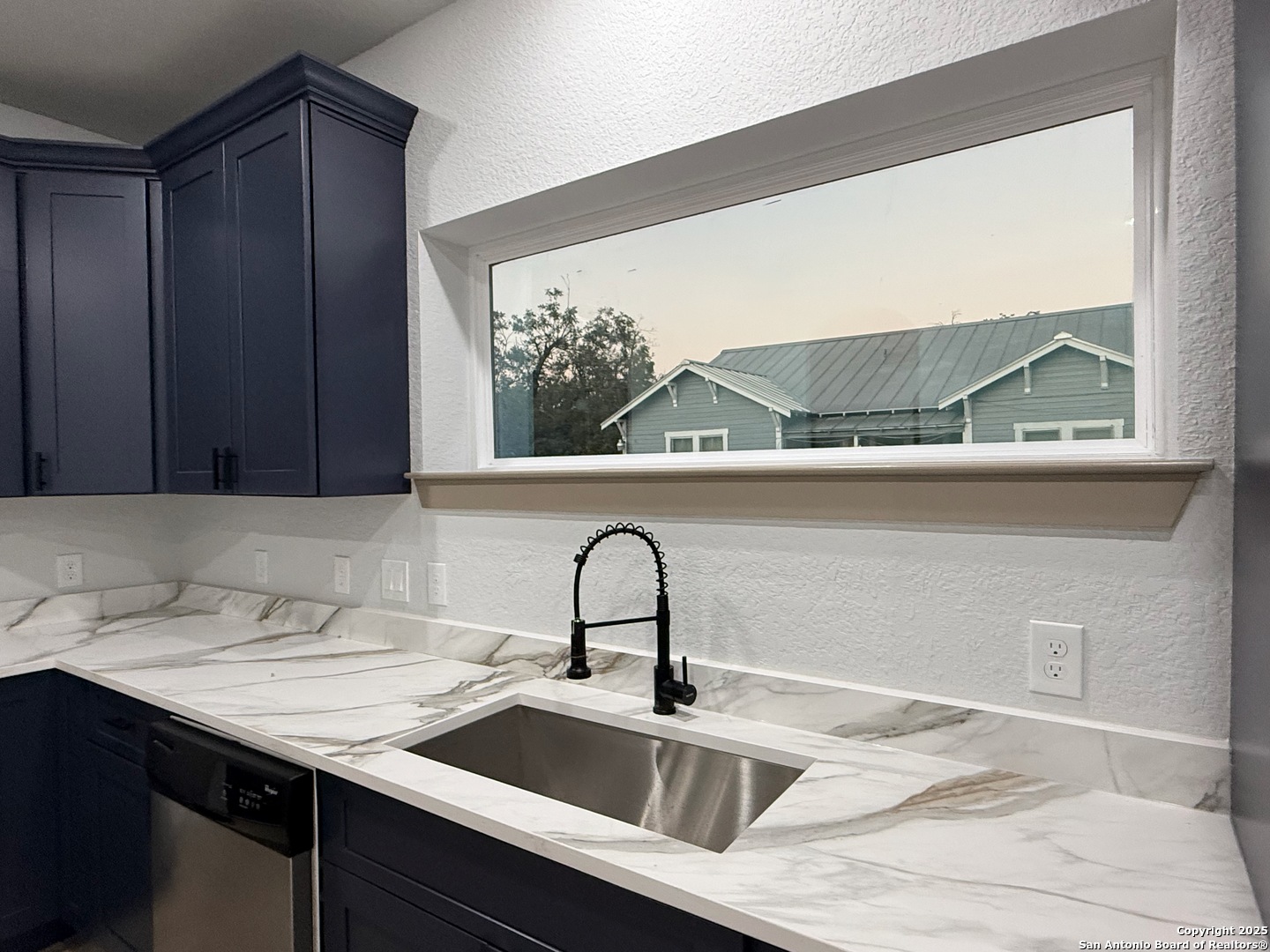 1048 Gibbs San Antonio TX 78202