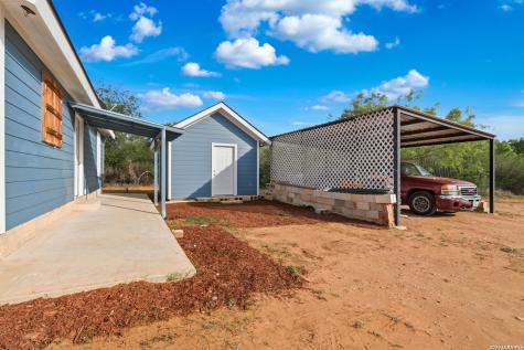 396 County Road 1100 Pearsall TX 78061