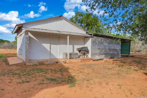396 County Road 1100 Pearsall TX 78061
