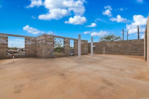 396 County Road 1100 Pearsall TX 78061